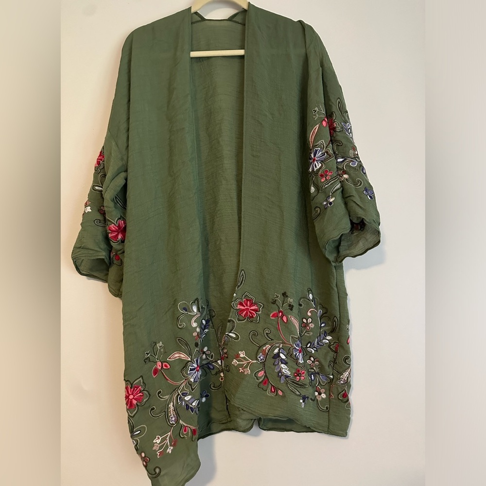 Three Bird Nest Green Embroidered Kimono